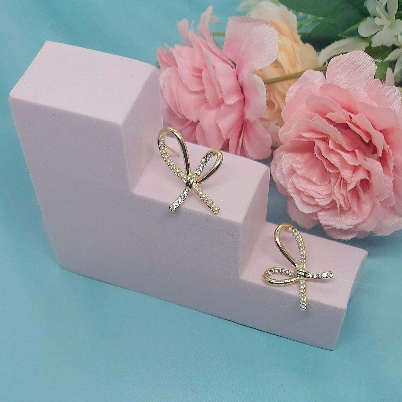 PIA- BOW STUDS - beyouindia