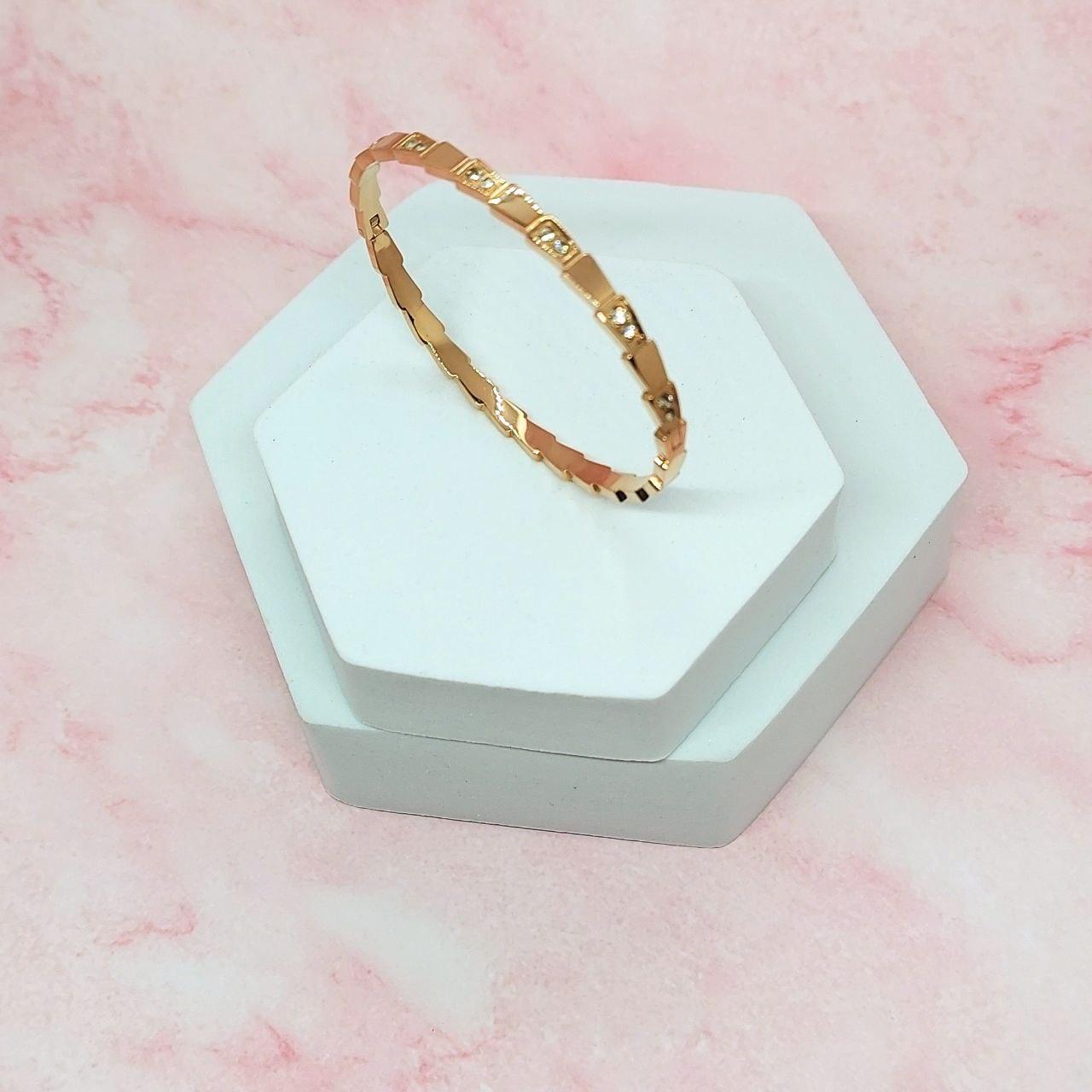 KARIMA- STAINLESS STEEL BRACELET - beyouindia
