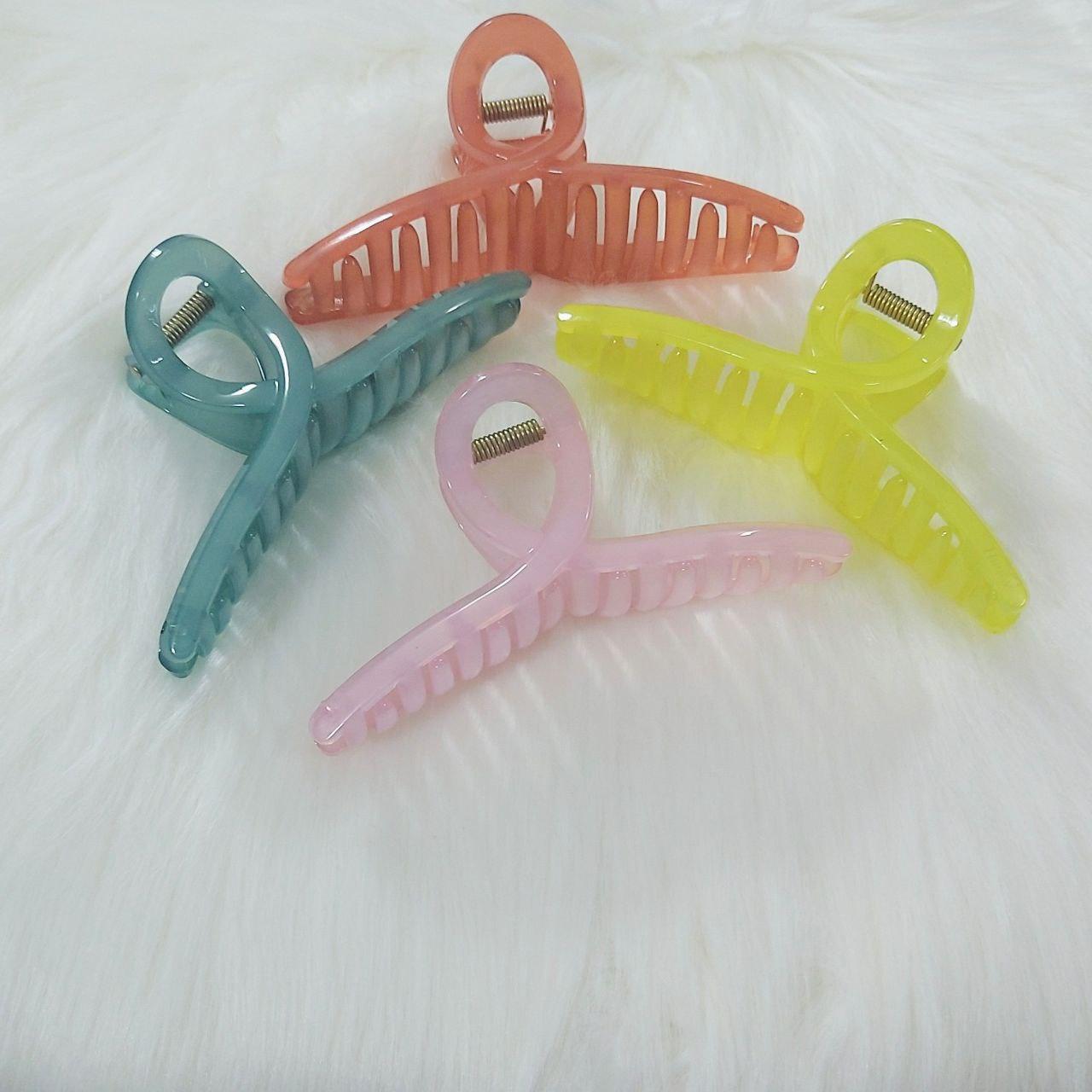 BIG- MULTICOLOURED JAW CLIPS - beyouindia