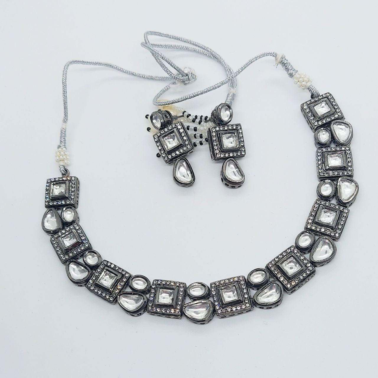 MEENA-BLACK CONTEMPORARY KUNDAN CHOKER SET - beyouindia
