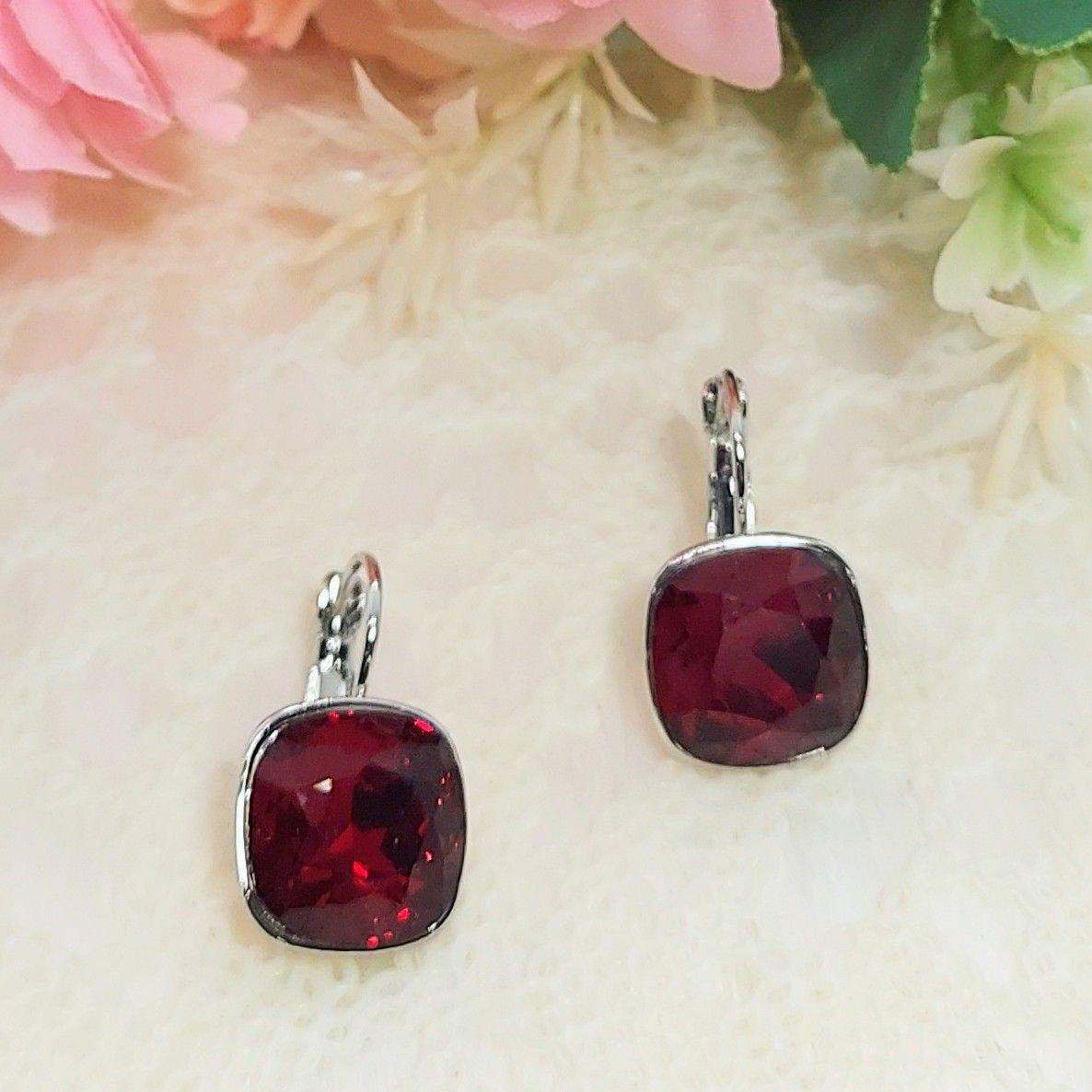 KIM- CHIC EARRINGS - beyouindia