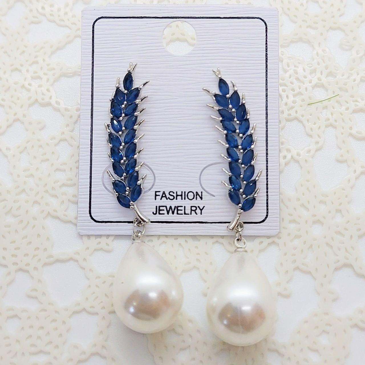 LEAF PEARL DROP EARRINGS - beyouindia