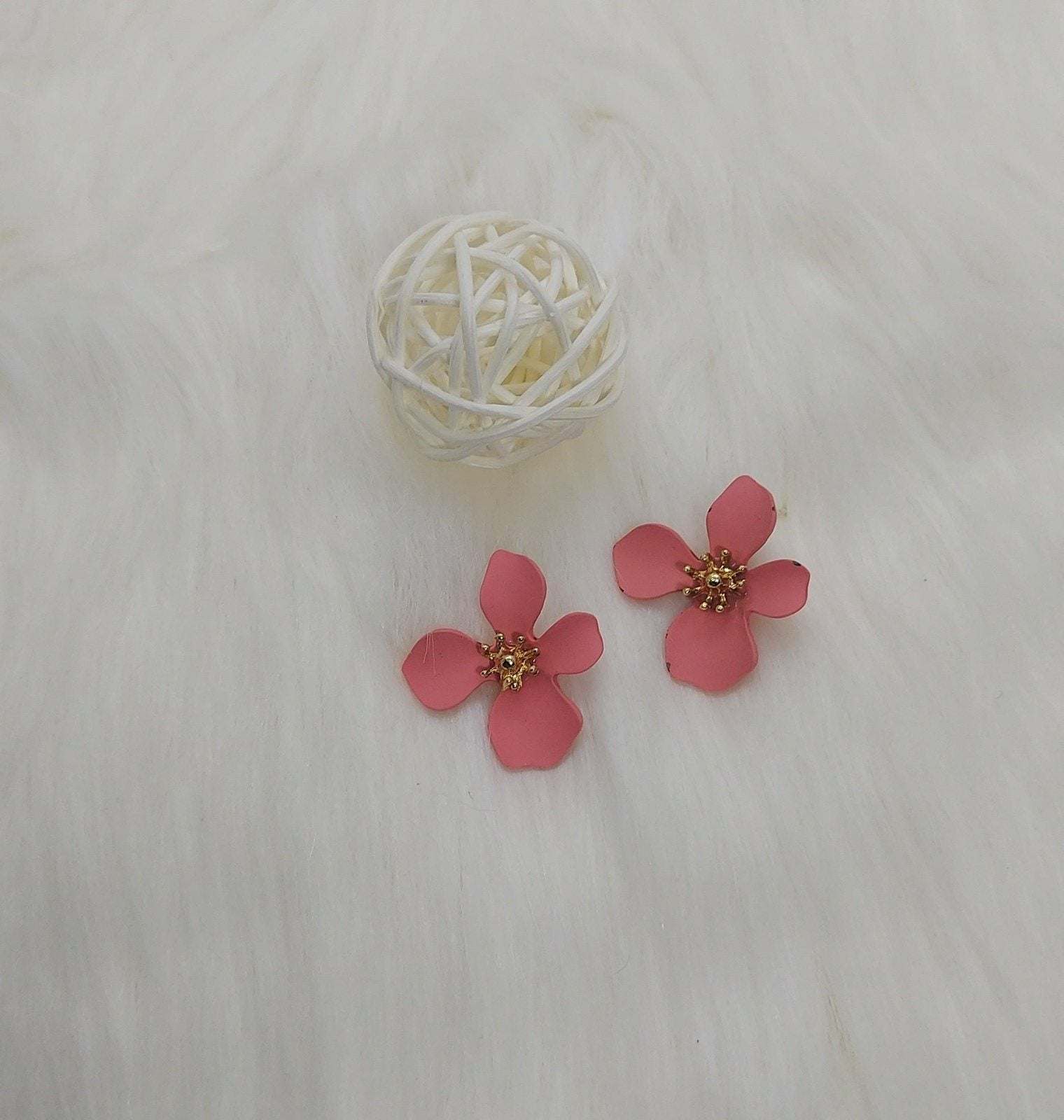 AYESHA-FLORAL STUDS - beyouindia