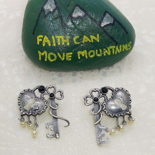 SAANCHI- GERMAN SILVER EARRINGS - beyouindia