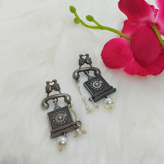 SAANJ-QUIRKY EARRINGS - beyouindia